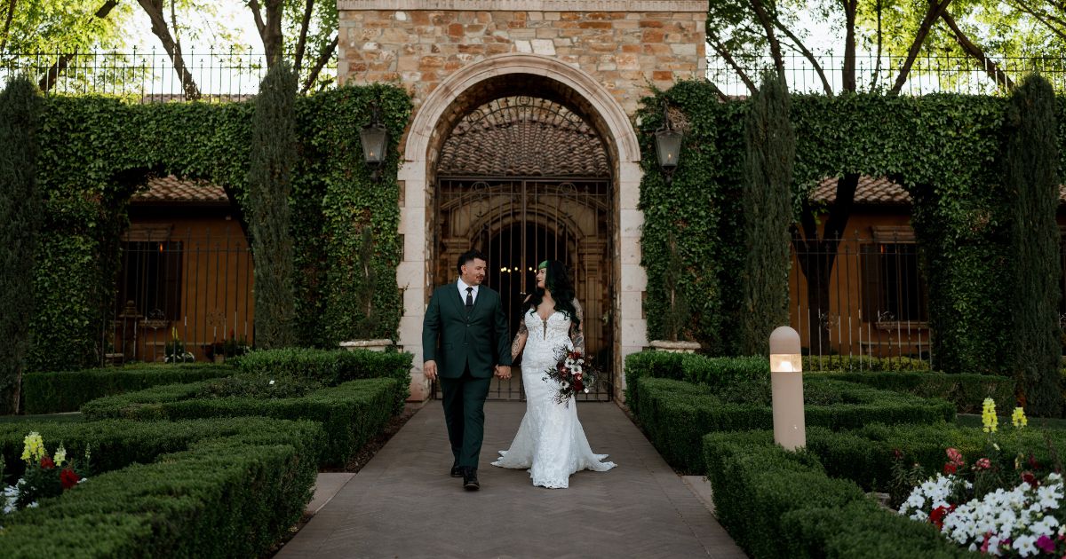 A couple at their wedding in Villa Siena in Gilbert Arizona.